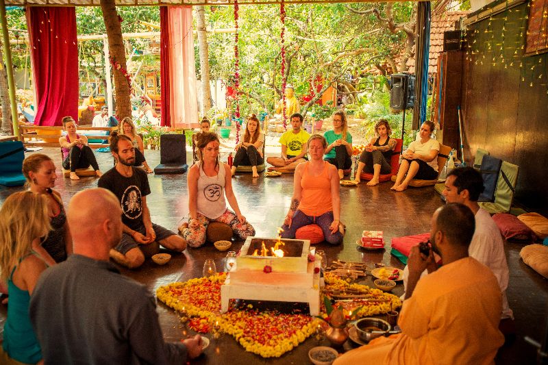 YOUR ULTIMATE GUIDE TO THE BEST YOGA TEACHER TRAINING COURSE IN GOA 2024